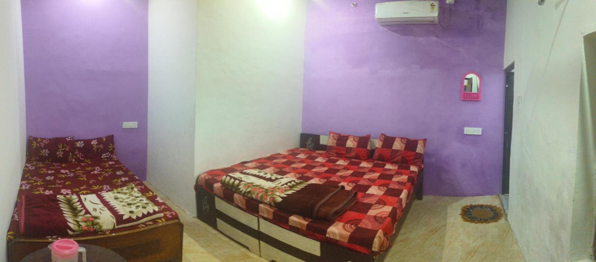 Jay Shree Radhey Home Stay Mathura Eksteriør bilde