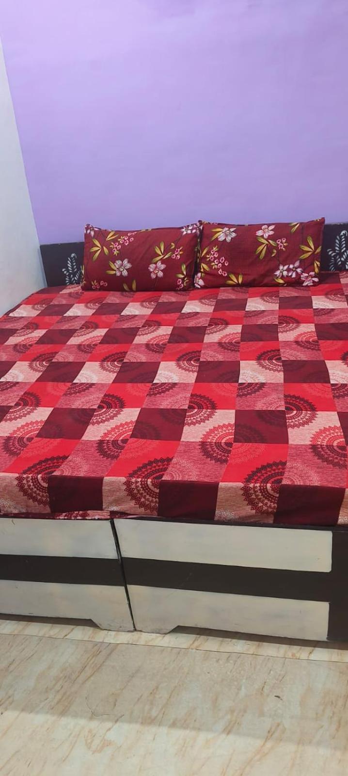 Jay Shree Radhey Home Stay Mathura Eksteriør bilde